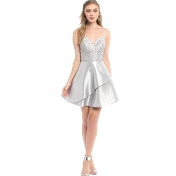 NWT! Bee Darling Silver Metallic Beaded and Embroidered Cocktail Dress Size 5/6 - Picture 2 of 12